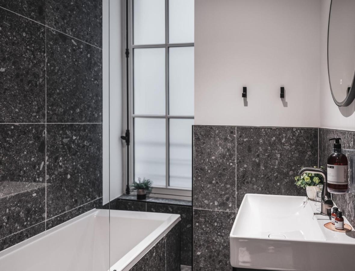 Appartements Crebillon - Maisons Du Monde Hotel & Suites Нант Екстер'єр фото